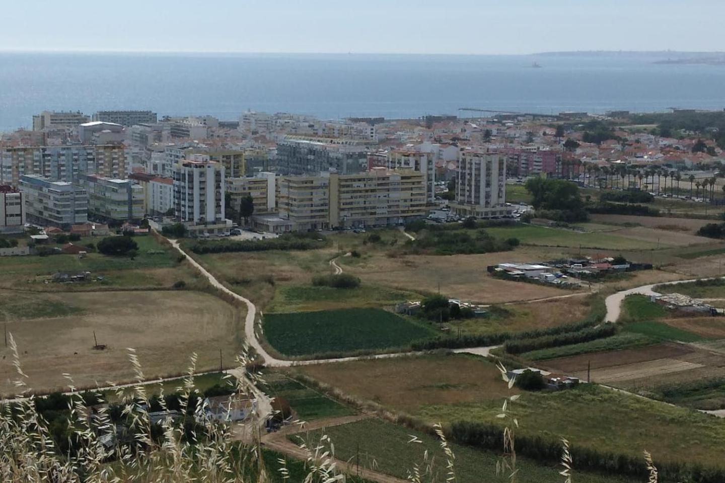 Remarkable 1 Bedroom Apartment Кошта-да-Капарика Экстерьер фото
